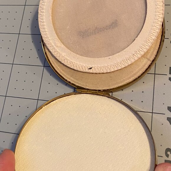Antique compact, Wadsworth powder - Picture 4 of 5